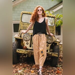 NWT Milk & Honey artist pants by Market of Stars